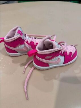 Nike air Jordan 1 mid toddler  sneakers | 7c